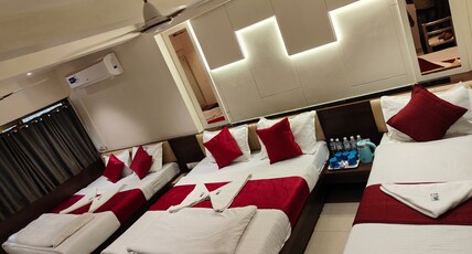 Hotel Anand Palace Room Type - 5 BED ROOM (A.C) AND 2 BATHROOM Hotel Anand Palace Room Type - 5 BED ROOM (A.C) AND 2 BATHROOM