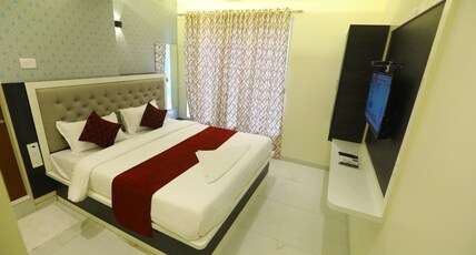 Hotel Samruddhi Airoli Room Type - Deluxe Room