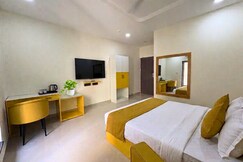 Yellow Sapphire Hotel DLF Cyber City