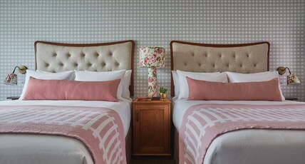 Graduate by Hilton Bloomington Room Type - 2 QUEENS JR SUITE ACC RI-S