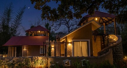 Bundela Resort Bandhavgarh Room Type - Machan Cottage With Open Shower and Balcony