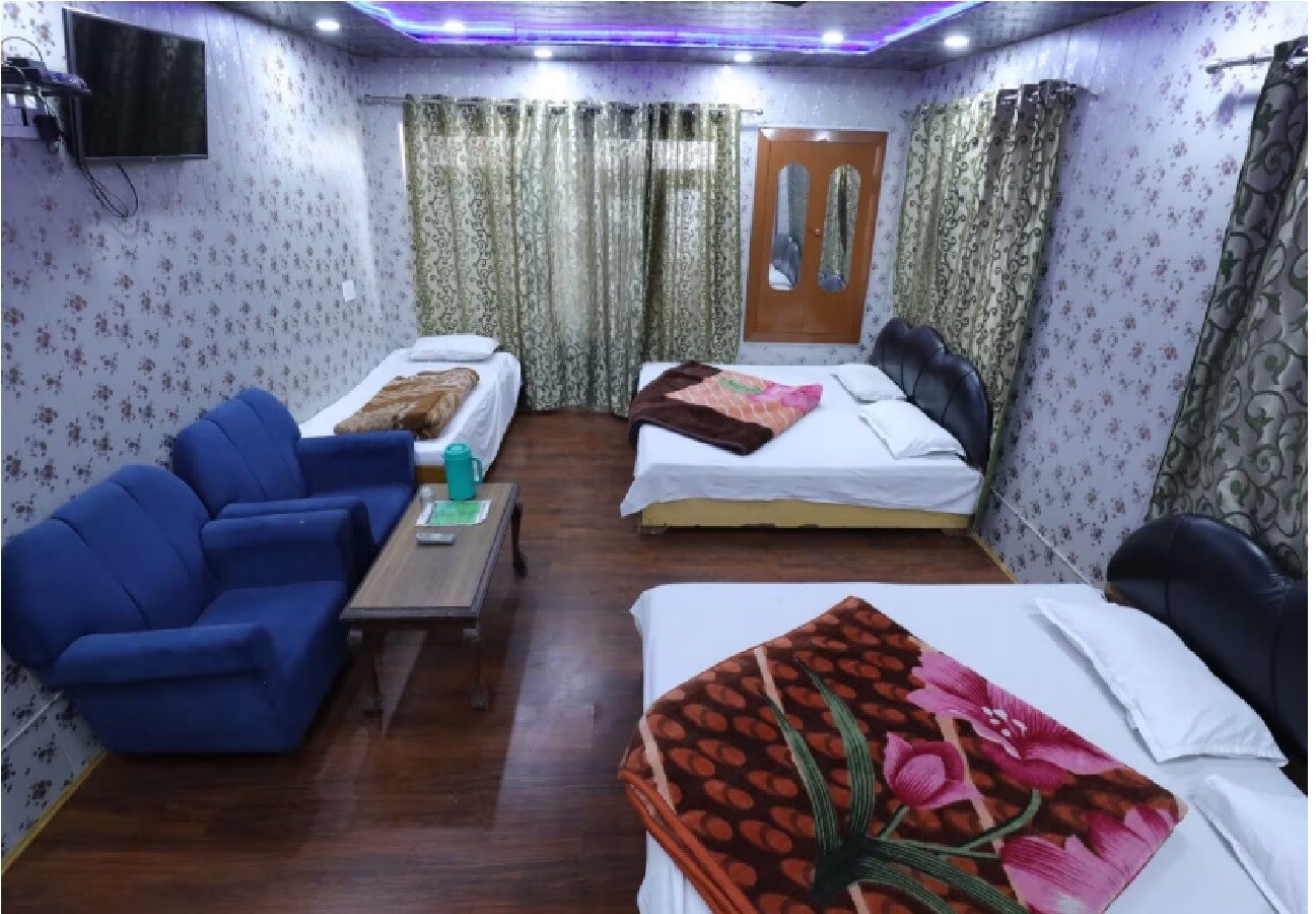 hotel green chinar - Tap to explore photos