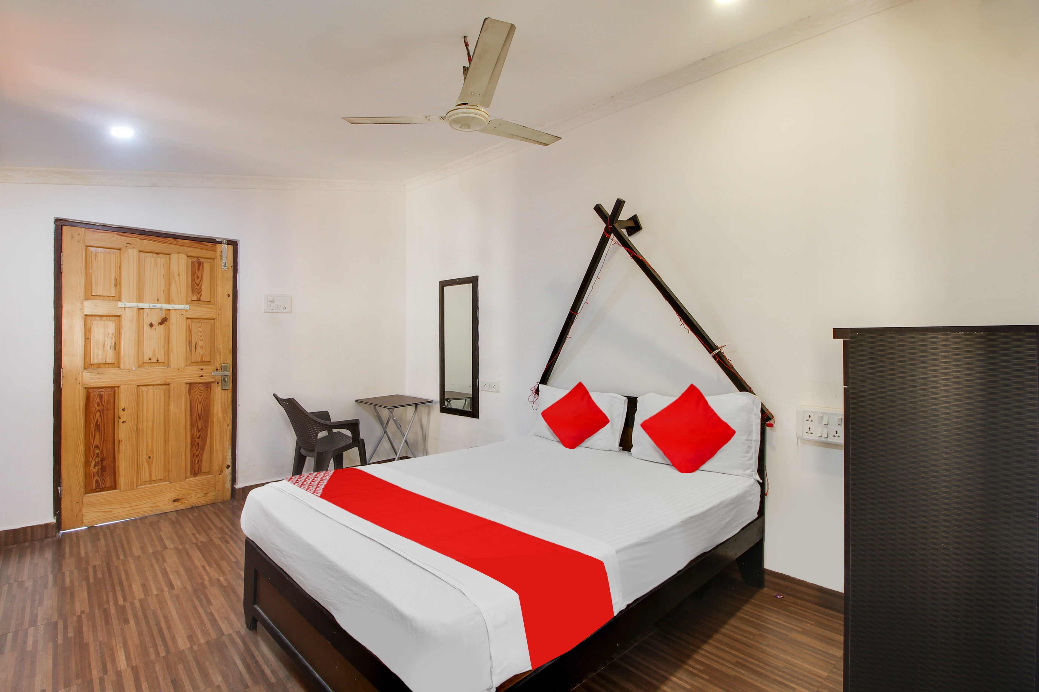 Hotel O CASA DE BOHO - Tap to explore photos