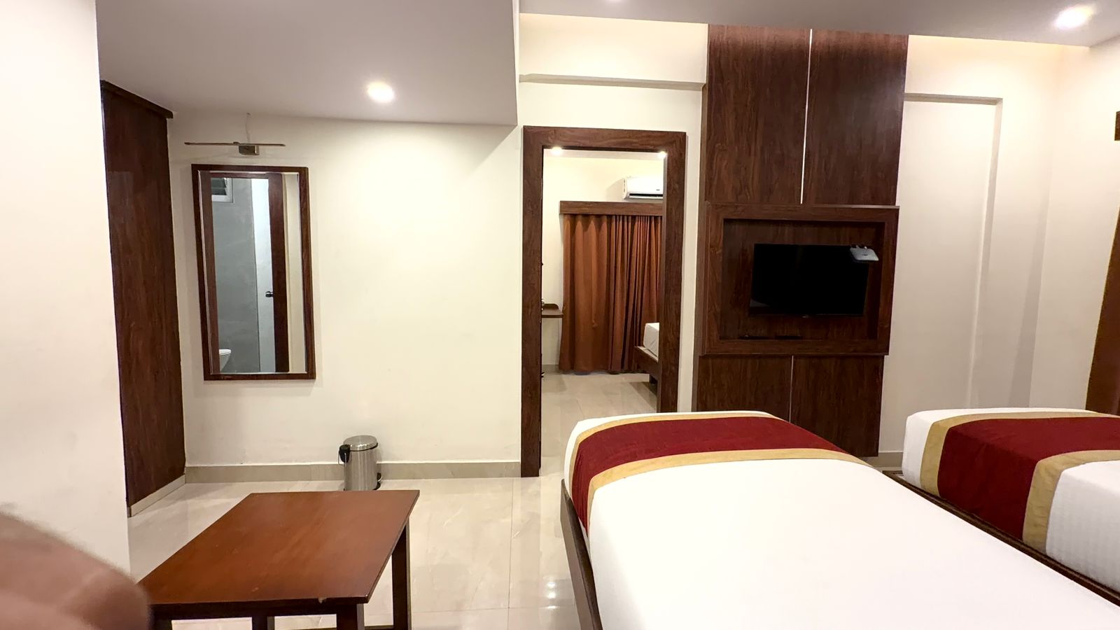 Alcott Hotel & Resorts - Tap to explore photos