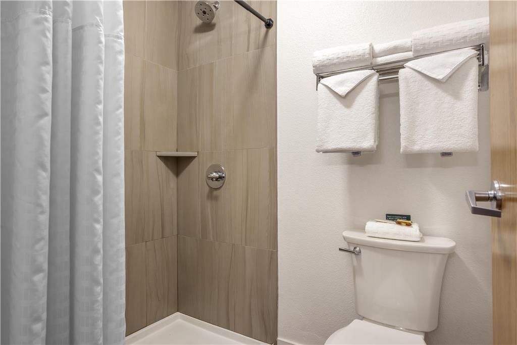 Best Western Plus Columbia River Inn - Tap to explore photos