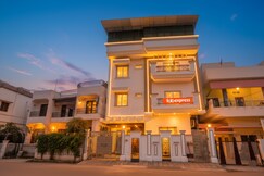 Via Aditya Guest House - Nr. Dasaswamedh Ghat