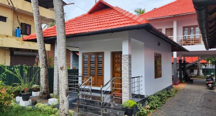 Punnamadakkaran Lakeshore Villas Room Type - AC Cottage - Lake View