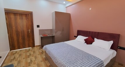 Hotel Belpatra - 150m from Ram raja Temple Room Type - Satandard Room