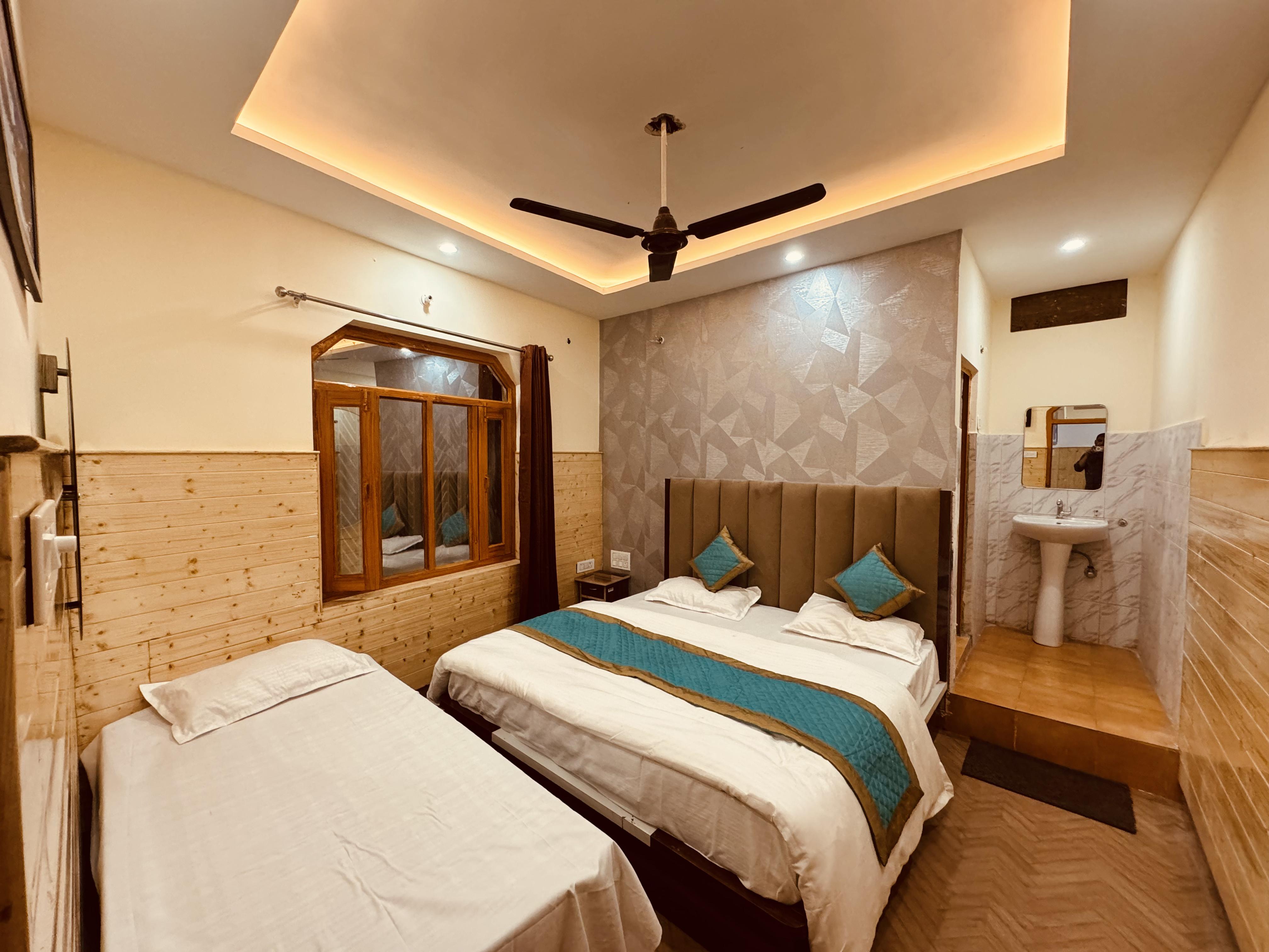 New Basera Hotel (5Kms before Kedarnath Trek Start Point) - Sitapur,Kedarnath - Tap to explore photos