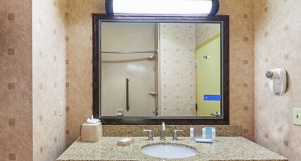 Hampton Inn & Suites by Hilton Tulsa North/Owasso Room Type - 2 QUEEN BEDS NONSMOKING