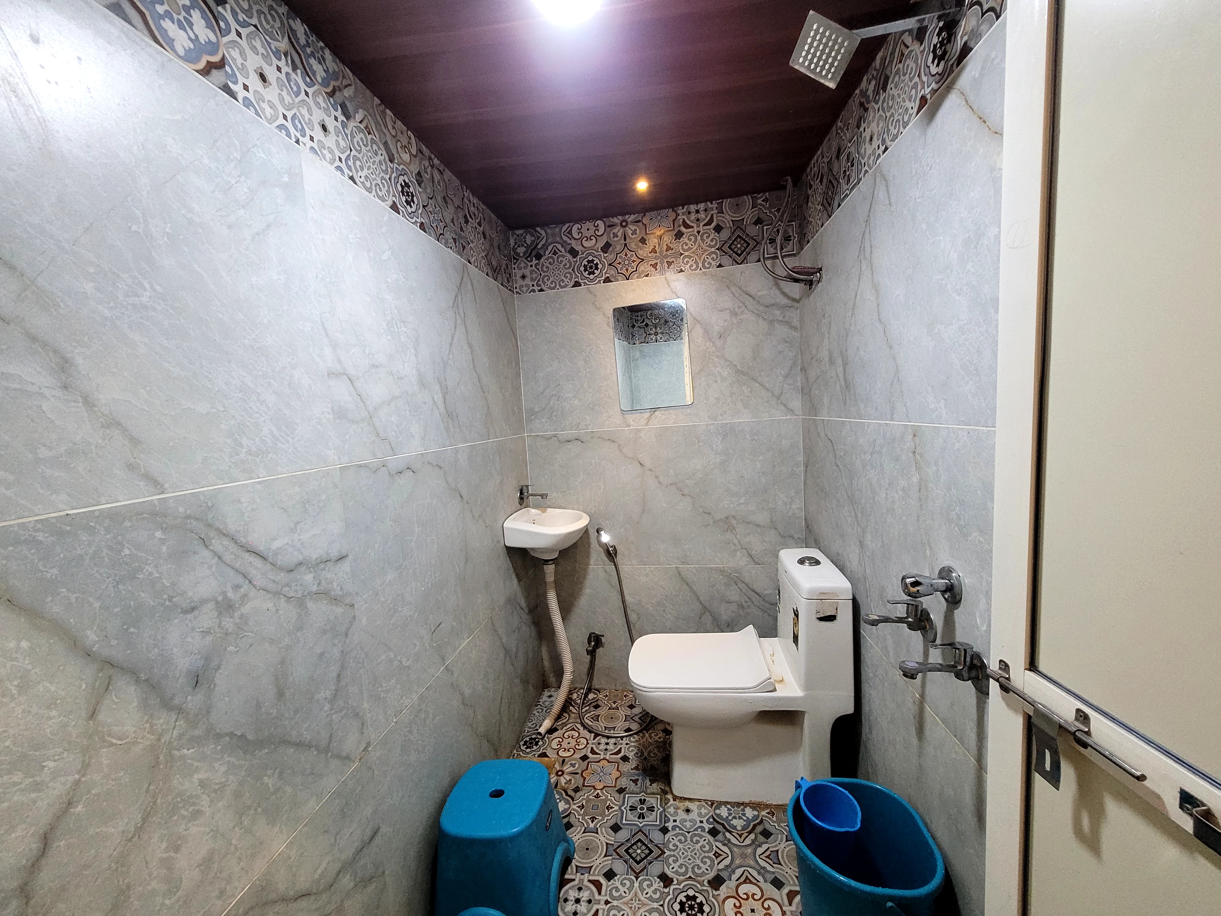 Shree Pallav GuestHouse - Tap to explore photos