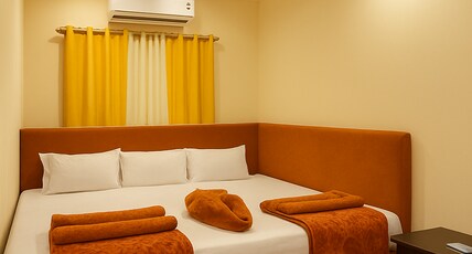 hotel 999 ujjain Room Type - luxaury room with complimentary Breakfast
