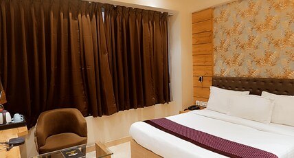 Hotel Nirvana Room Type - Deluxe Room