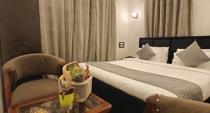 GULMARG ORCHARD Room Type - DOUBLE DELUXE ROOM