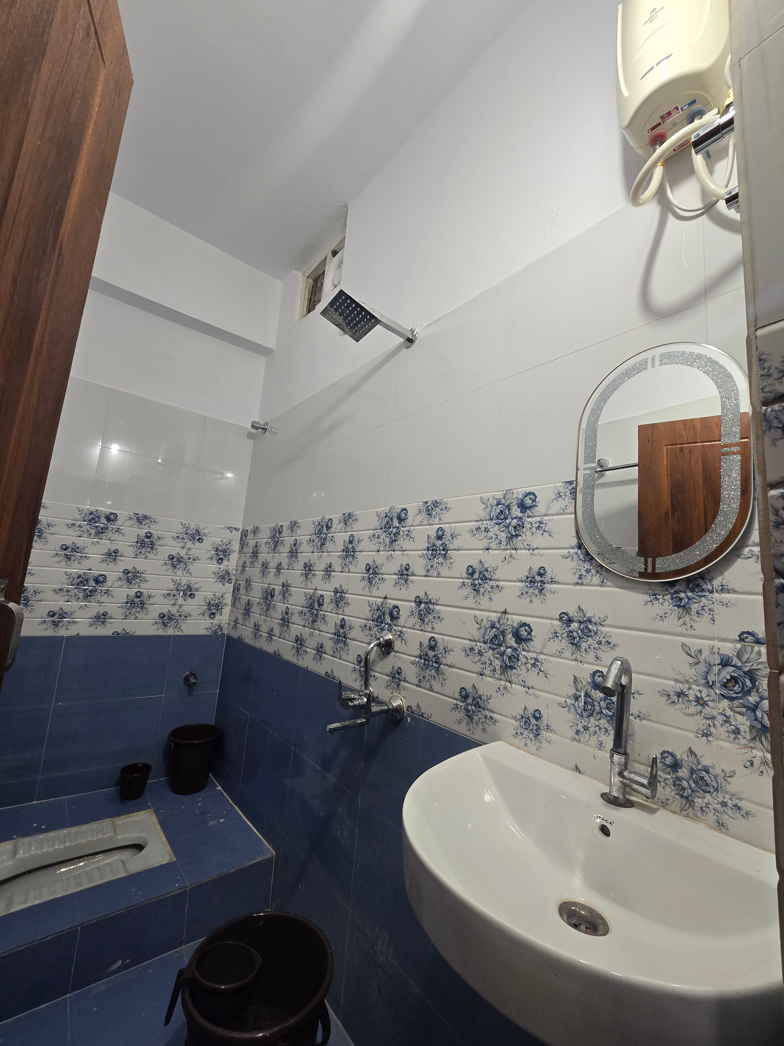 MS Service Apartment 
3BHK - Tap to explore photos