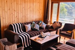 6BR Villa Mussoorie WBonfire/BBQ, Parking, Garden