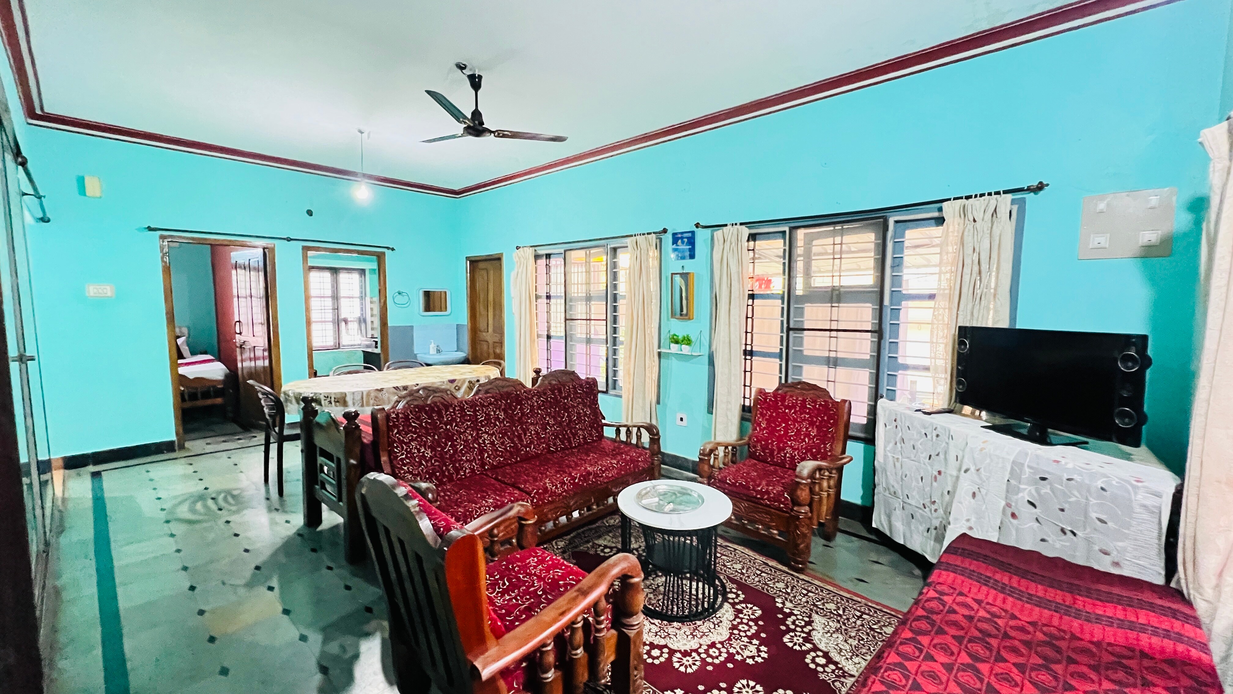 Eshwari Inn Home Stay | Rooms & Wi-Fi - Tap to explore photos