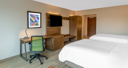 Holiday Inn Express & Suites Phoenix - Airport North Room Type - 2 Queen Suite Communications Accessible Sofa Bed Holiday Inn Express & Suites Phoenix - Airport North Room Type - 2 Queen Suite Communications Accessible Sofa Bed