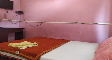 Silk Villa Guest House Room Type - Deluxe Room With Shared Bathrom Silk Villa Guest House Room Type - Deluxe Room With Shared Bathrom