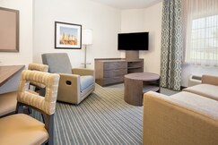 Candlewood Suites Dfw South Hotel (Pet-friendly)