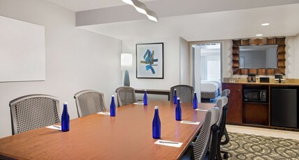 Embassy Suites by Hilton Orlando International Dr Conv Ctr Room Type - 2QN CONFERENCE-NON SMOKING
