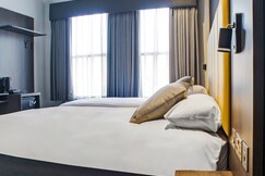 Swan Inn, Heathrow Airport