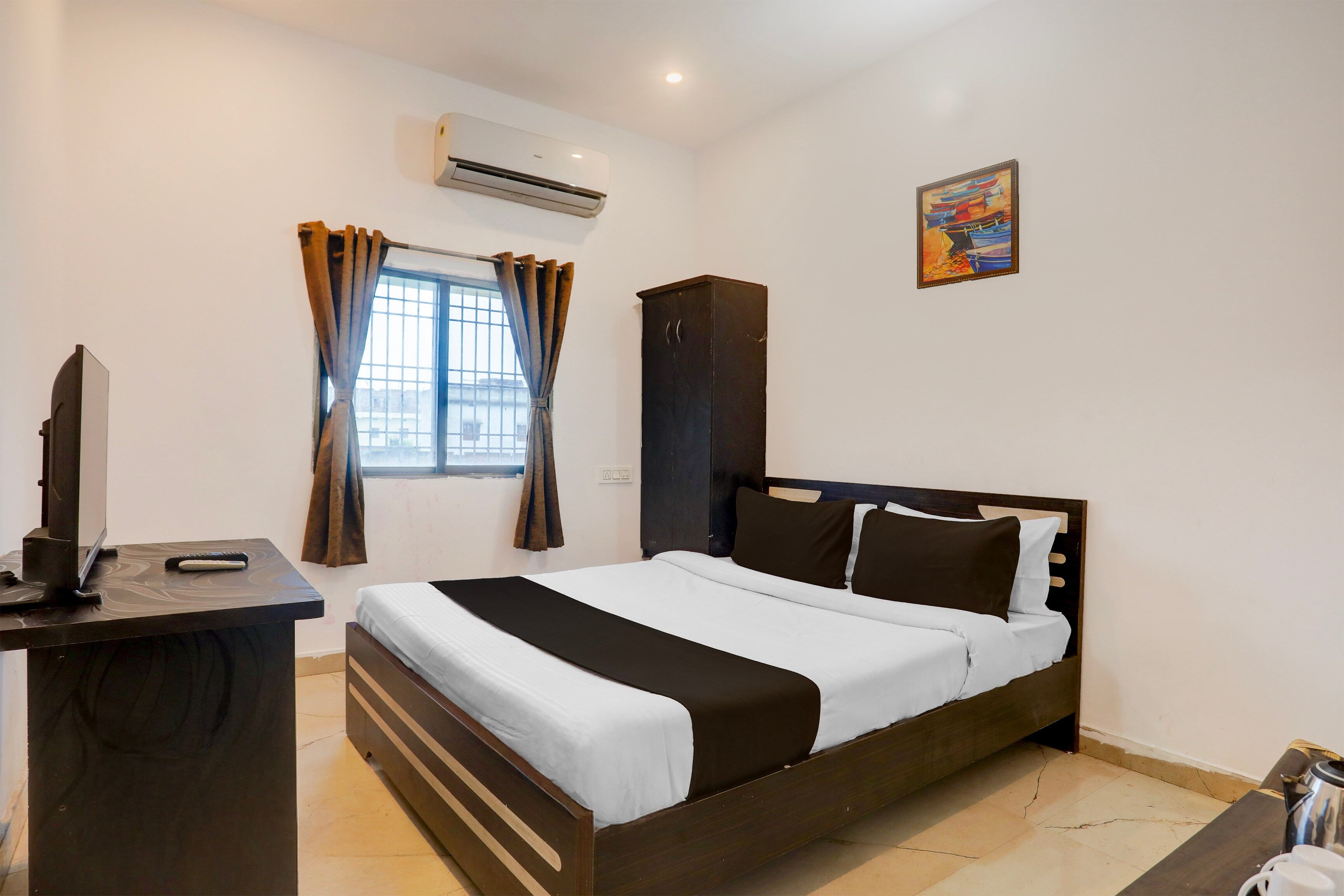 Hotel O by OYO The Hunger Byte Resort - Tap to explore photos