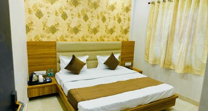 HOTEL NAJAF PALACE Room Type - Ac Super Deluxe Double Bed Room