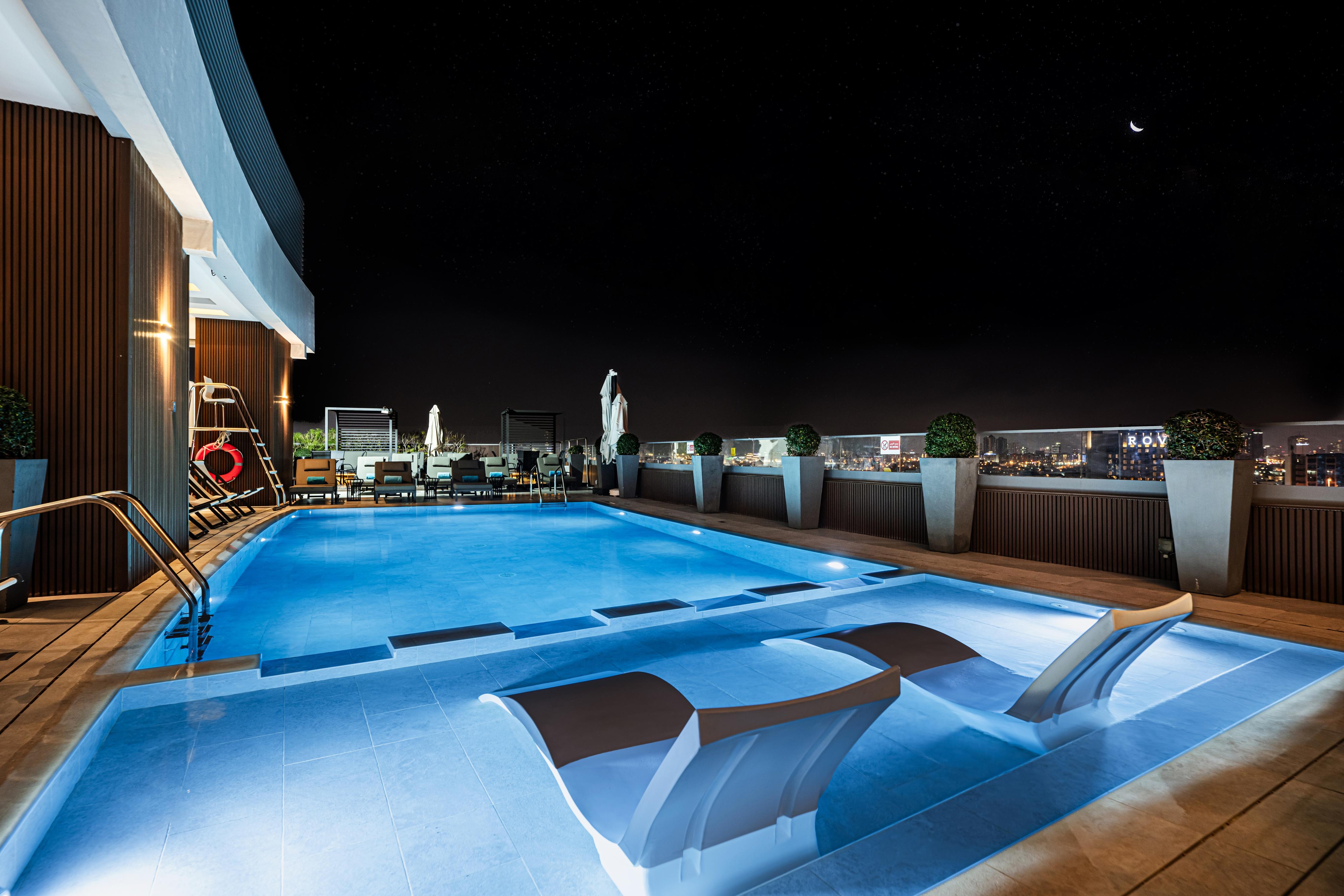 Courtyard by Marriott World Trade Centre, Dubai - Tap to explore photos