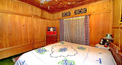 Golden Crest Group Of Houseboats Room Type - Executive Room Lake view-Free WiFi