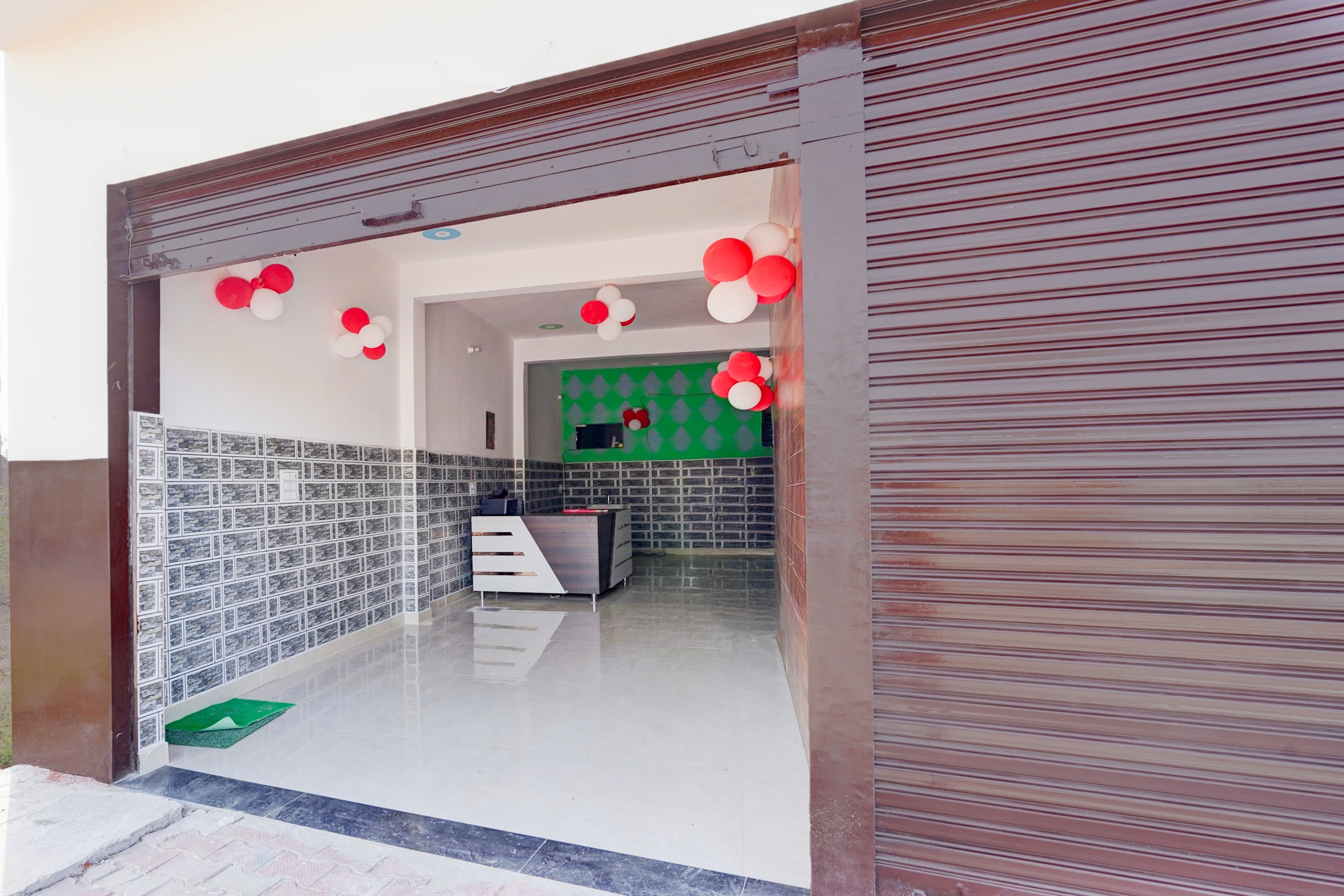 SPOT ON Vaid Ji Guest House - Tap to explore photos