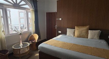 Aarna Valaya Room Type - Deluxe Double  Room
