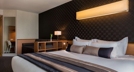 BEST WESTERN PLUS PARIS SACLAY Room Type - 1 King Bed, Non-Smoking, Executive Room, Sofabed, Free Minibar, Bathtub BEST WESTERN PLUS PARIS SACLAY Room Type - 1 King Bed, Non-Smoking, Executive Room, Sofabed, Free Minibar, Bathtub