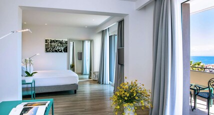 Hilton Sorrento Palace Room Type - JUNIOR SUITE SEA VIEW