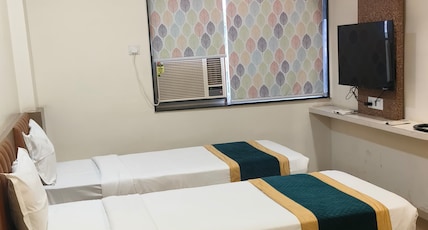 Hotel Landmark Room Type - Deluxe Hotel Landmark Room Type - Deluxe
