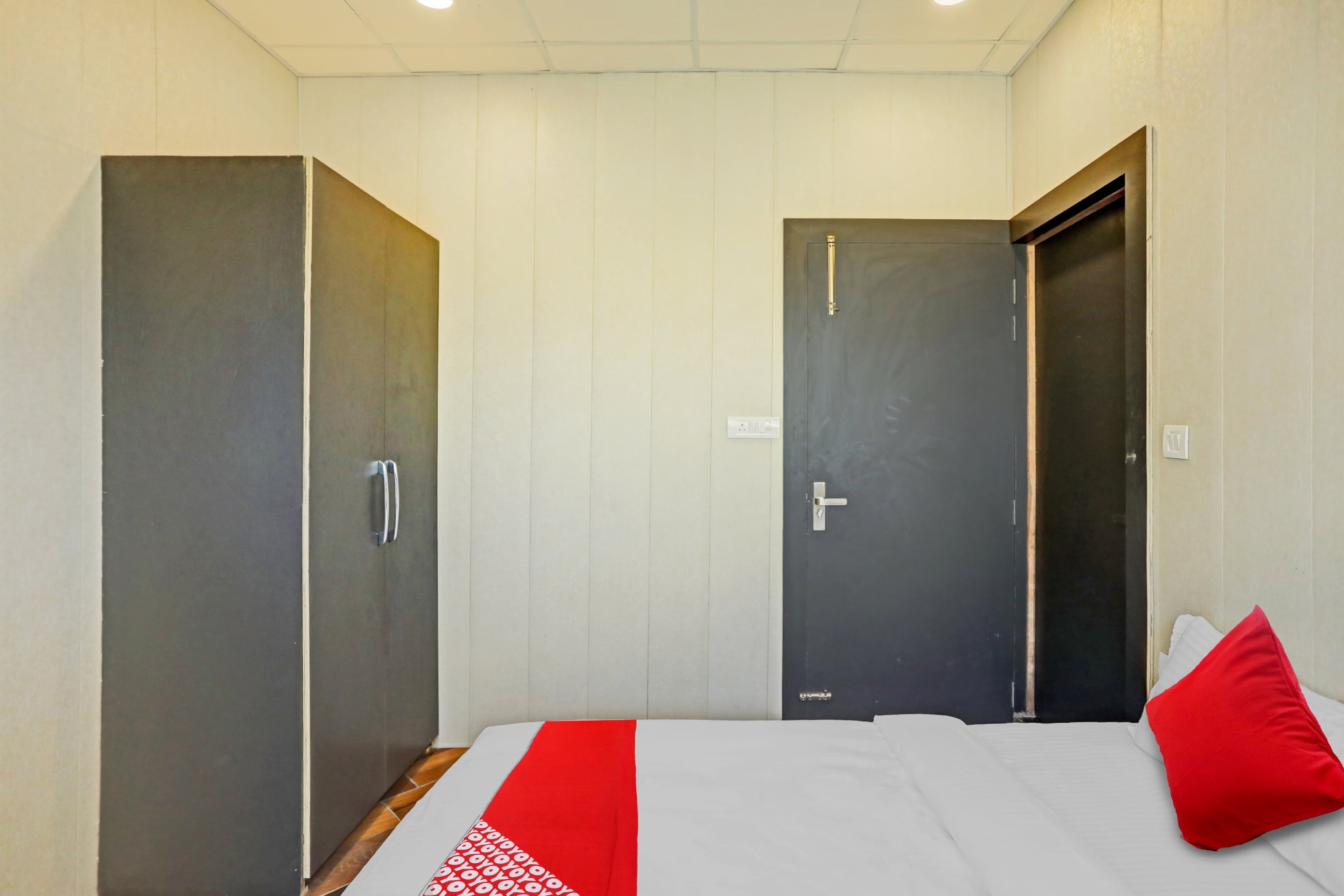 Flagship VEDA HOTEL - Tap to explore photos