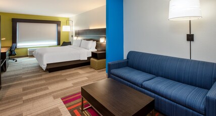 Holiday Inn Express Hotel & Suites Rockport Room Type - 1 King Bed Suite