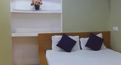 SEA VIEW RESORT Room Type - A.C. DELUXE DOUBLE BEDDED ROOM