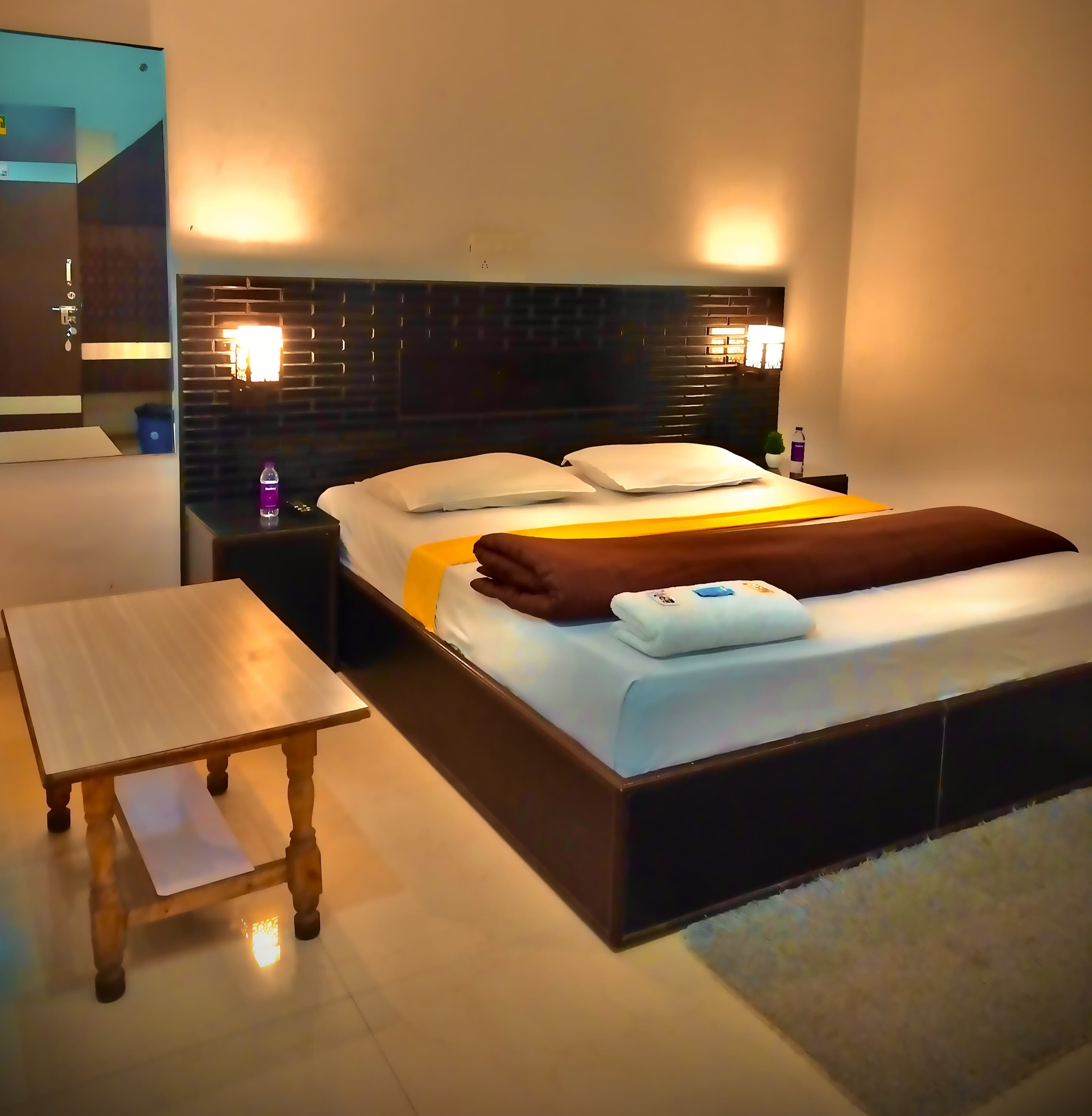 HOTEL KARNAL INN - Tap to explore photos