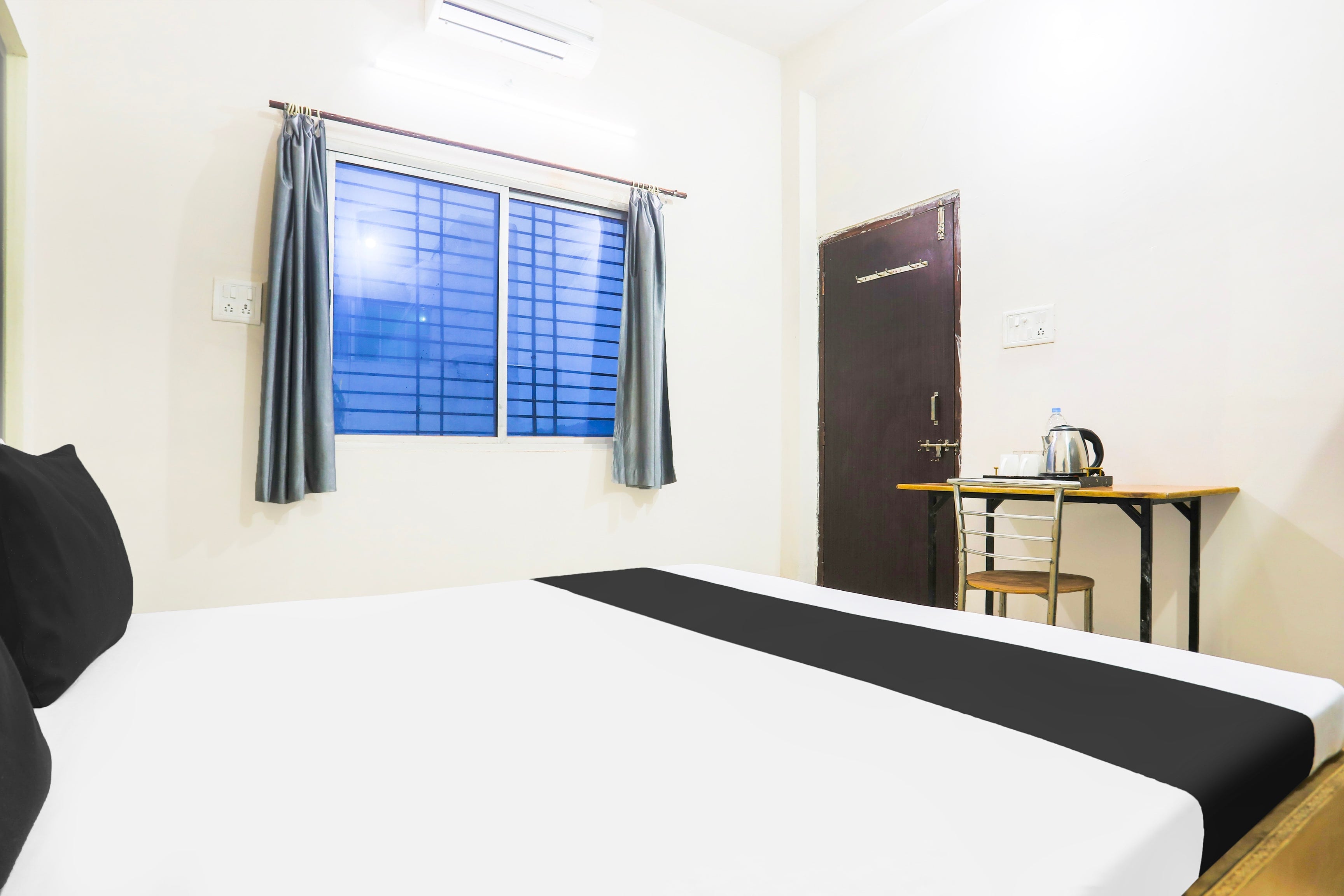 Hotel O by OYO CityMax - Tap to explore photos