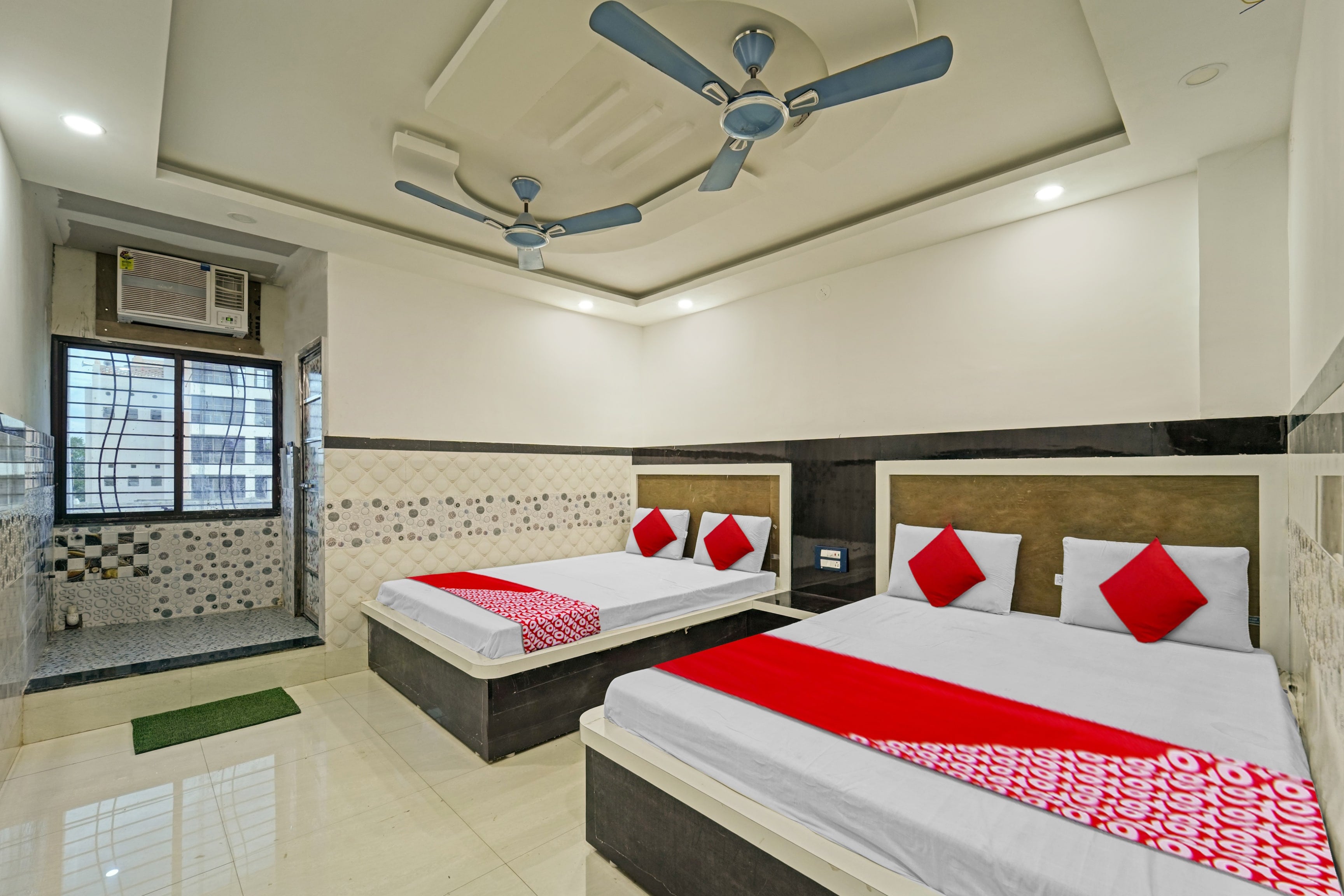 Hotel O DN DAYA VATIKA - Tap to explore photos