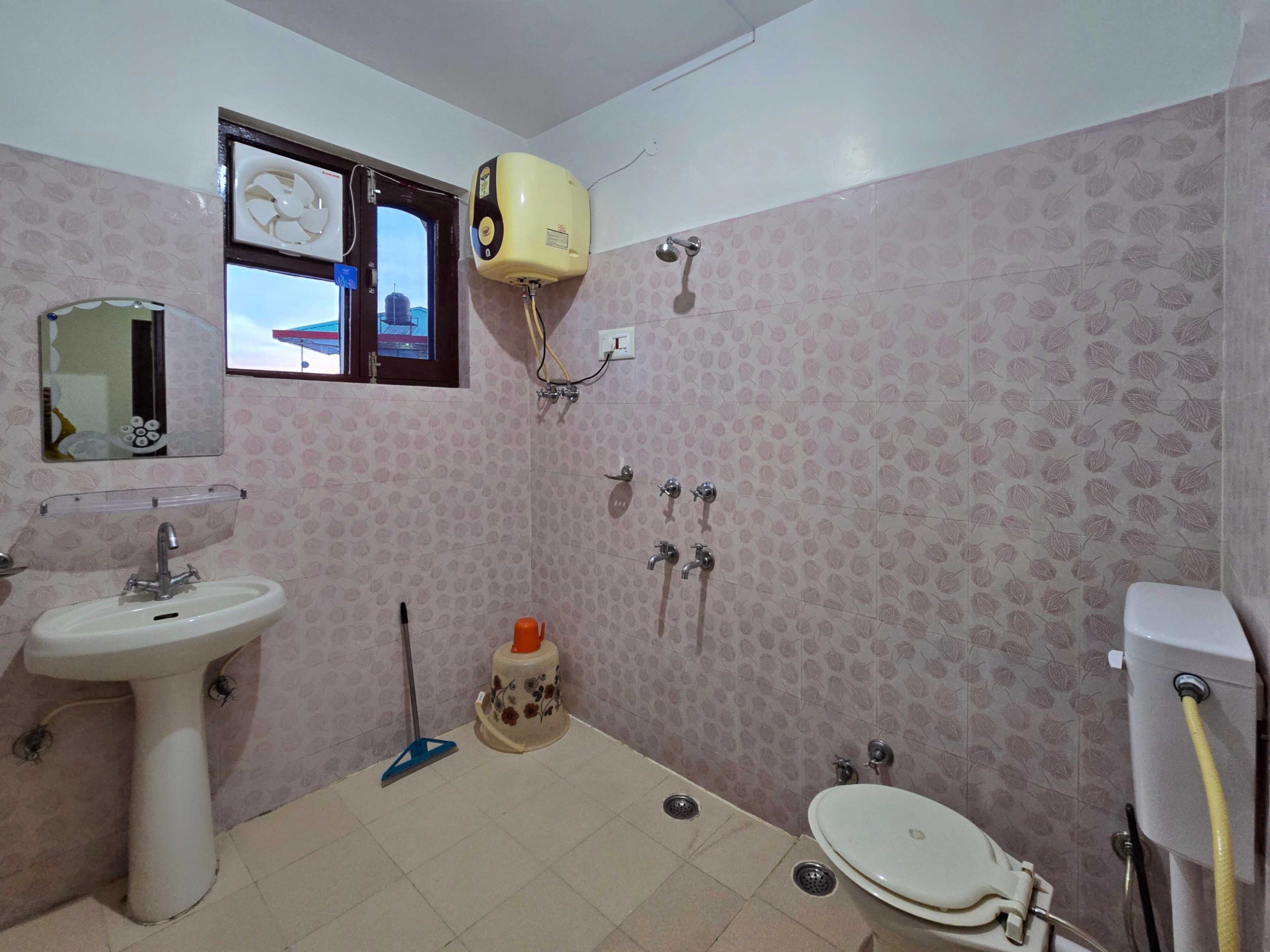 The East Homestay - Tap to explore photos