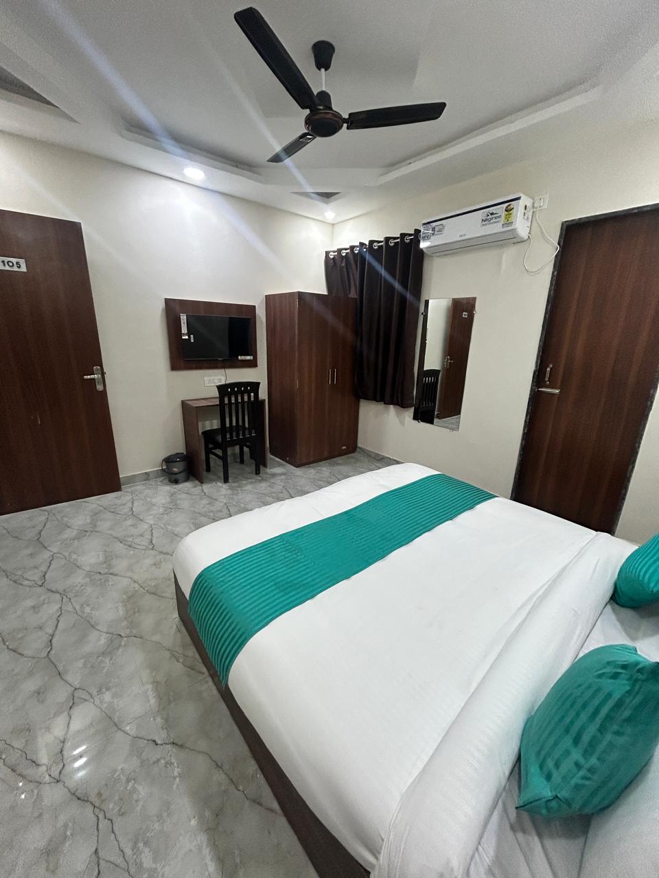 Hotel Shrey Inn - Tap to explore photos