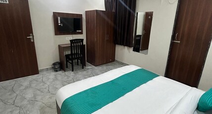Hotel Shrey Inn Room Type - King Bed Room