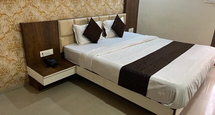 Hotel JMC Sunshine Room Type - Deluxe Ac