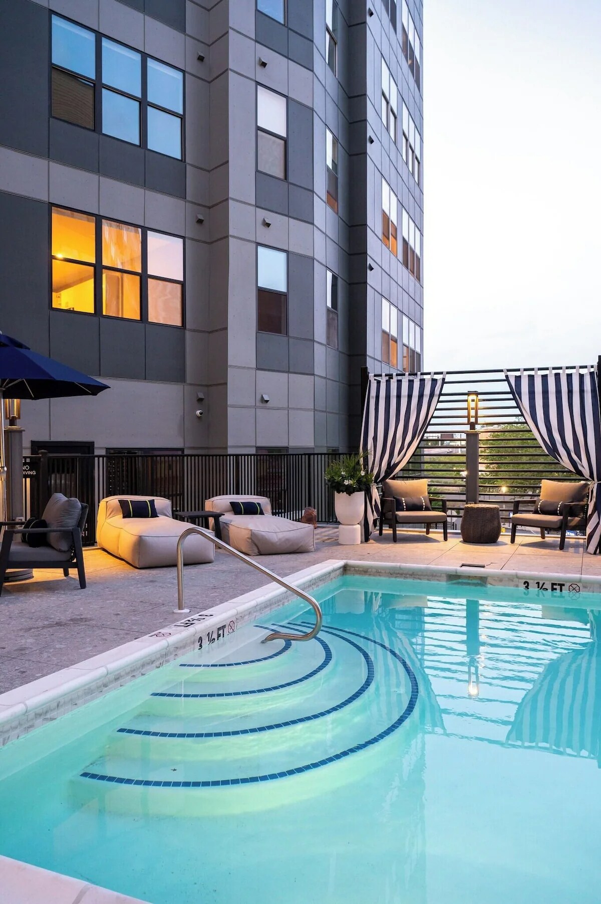 King 1BR Apt w/ Cozy Den & Luxury Amenities - Tap to explore photos