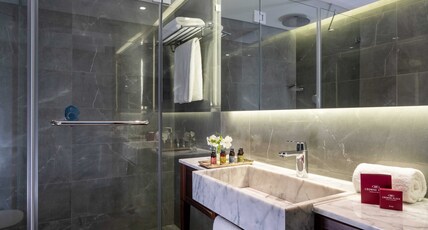 Crowne Plaza Tel Aviv Beach Room Type - 2 Single Standard Sea View Lounge Access