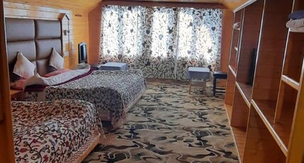 Hotel Milkyway - Aru Valley Room Type - Super Deluxe Triple BedRoom