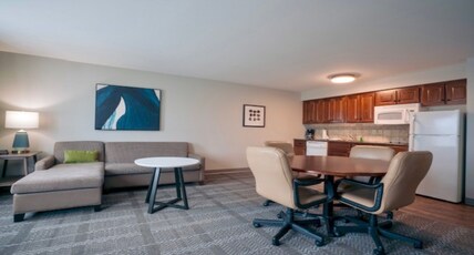Staybridge Suites AKRON-STOW-CUYAHOGA FALLS Room Type - 1 Queen Bed 1 Bedroom Suite