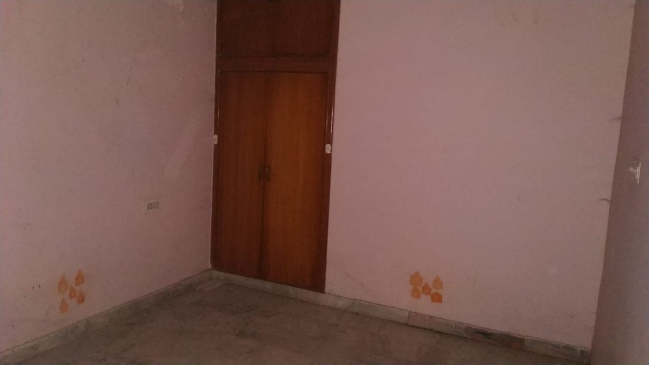 Goyal Guest House - Tap to explore photos